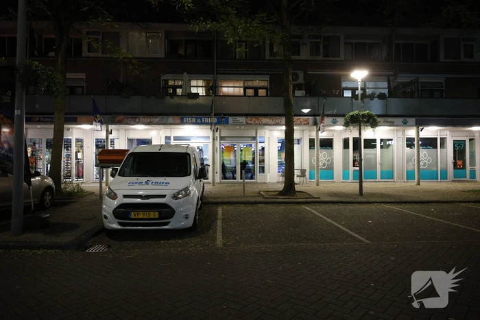 Vijf aanhoudingen en vondst van geld na drugsdeal