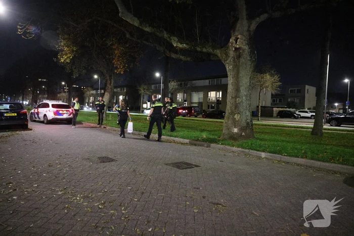 Vijf aanhoudingen en vondst van geld na drugsdeal