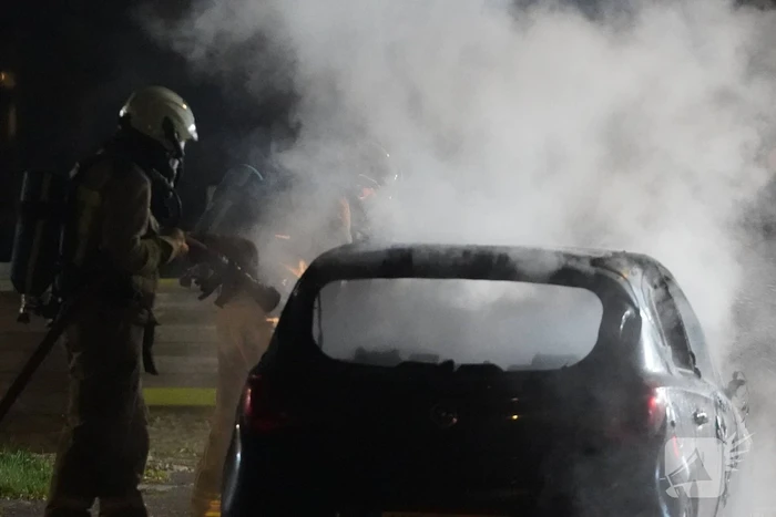Auto volledig verwoest door brand