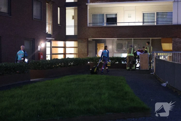 Liftmonteur valt drie meter in schacht