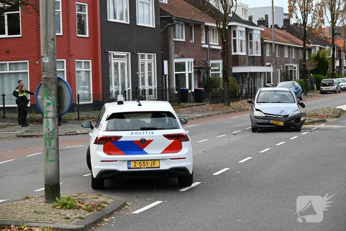 Lantaarnpaal zwaar beschadigd