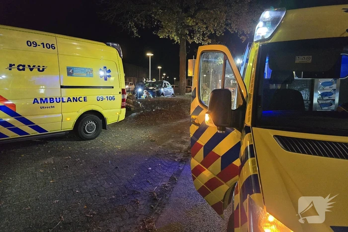 Automobilist rijdt fietser aan op fietspad