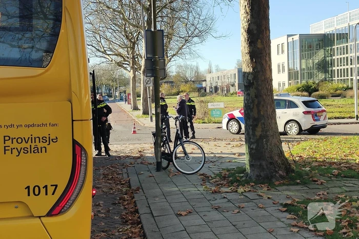 Fiets en auto beschadigd na botsing