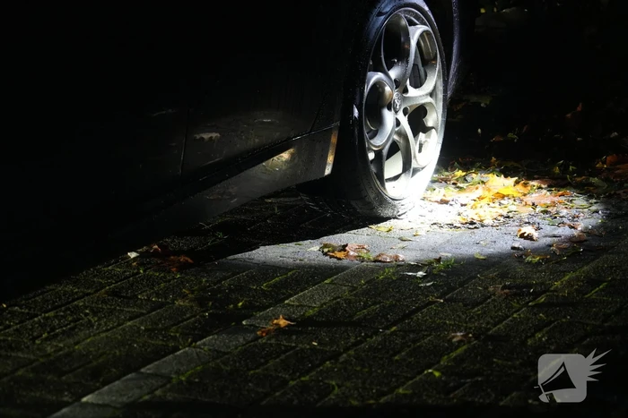 Auto in brand gestoken tijdens nachtelijke uren