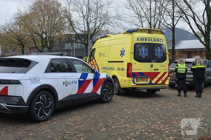 Botsing tussen twee voertuigen leidt tot behandeling slachtoffer