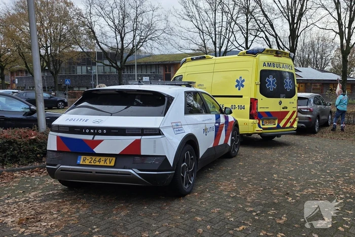 Botsing tussen twee voertuigen leidt tot behandeling slachtoffer