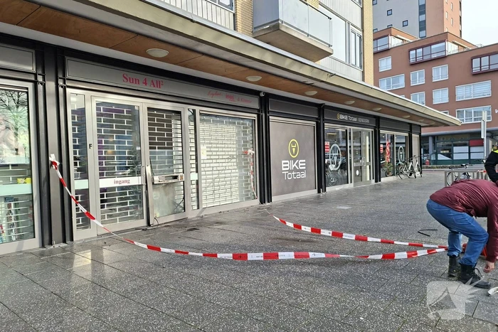Schade bij zonnestudio door explosie