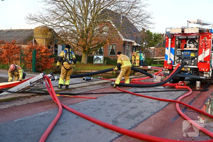 Grote brand in paardenstal met rookoverlast