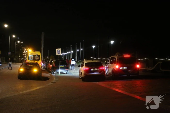 Auto rijdt over been na uitstappen