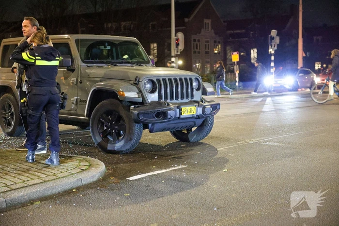 Ongeval tussen jeep en personenauto leidt tot verkeershinder