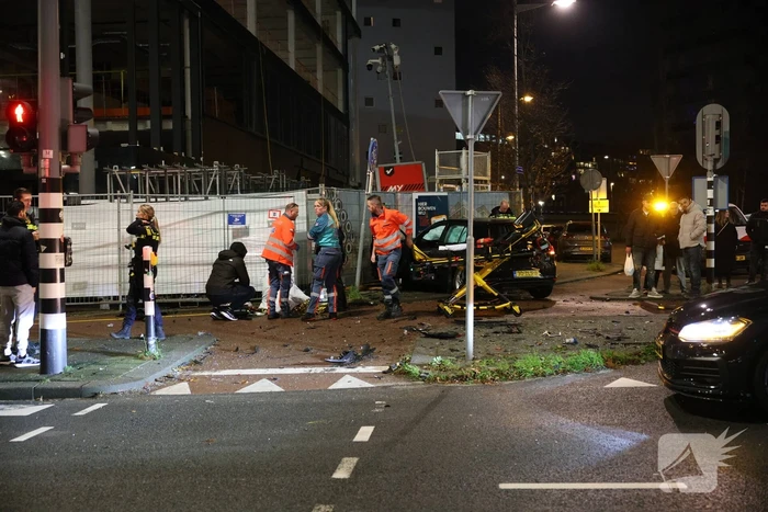 Twee gewonden na ongeval tussen twee auto's