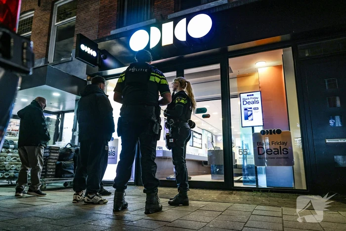 Overval met dreiging wapen in winkel