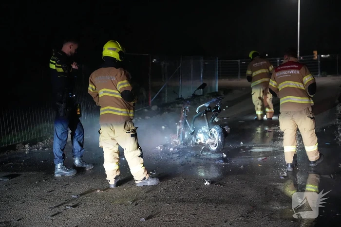 Scooter verwoest door brand