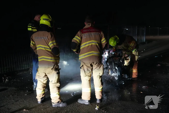 Scooter verwoest door brand