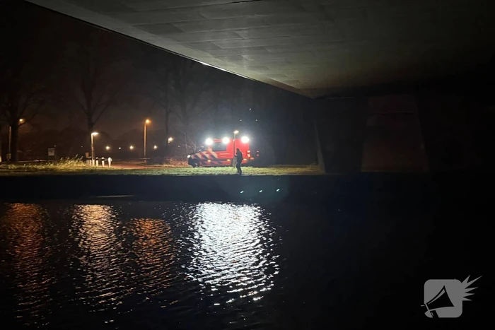 Zoekactie naar persoon in water na melding