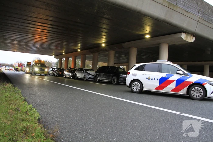 Acht voertuigen betrokken bij kettingbotsing