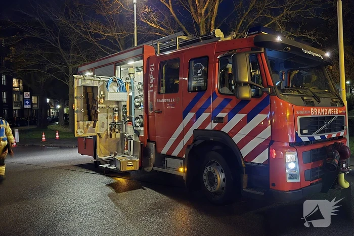 Snelle actie redt kind onder voertuig