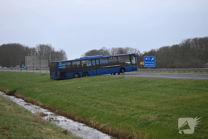 Keeractie van lijnbus op snelweg gaat fout
