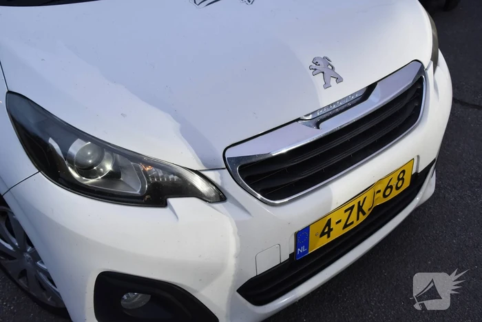Politie en ambulancedienst ingezet na botsing