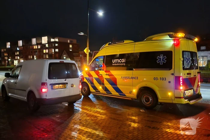 Botsing tussen voertuigen leidt tot behandeling van bestuurder
