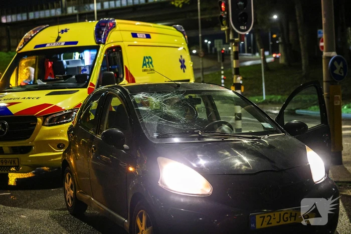 Fietser aangereden door auto