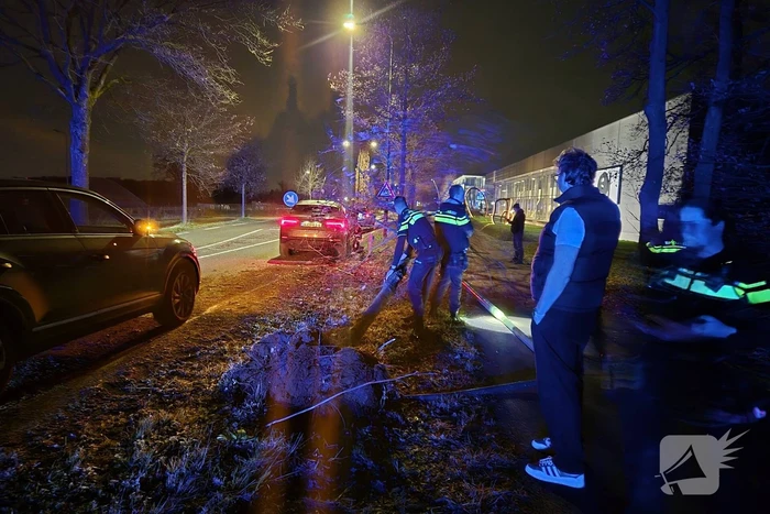 Inhaalactie eindigt in botsing met boom