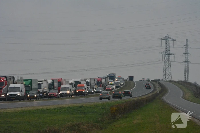 Ernstig verkeersongeval met meerdere voertuigen