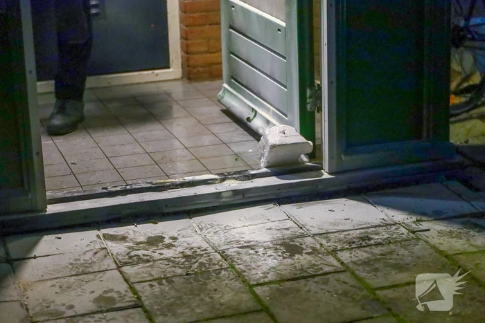 Explosie bij woning veroorzaakt schade