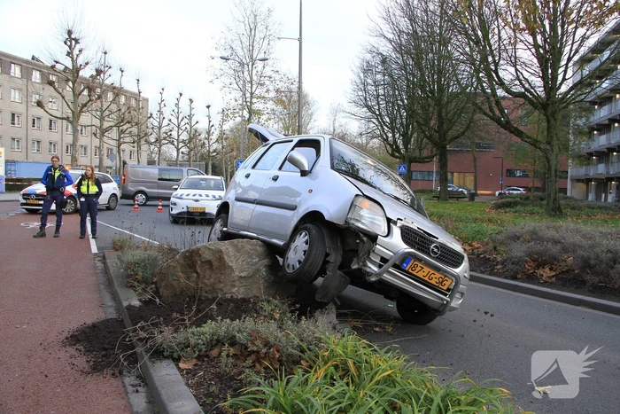 Ongeval leidt tot gewonden na aanrijding met kei