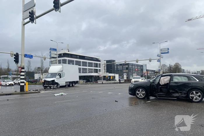 Forse schades na botsing op kruising