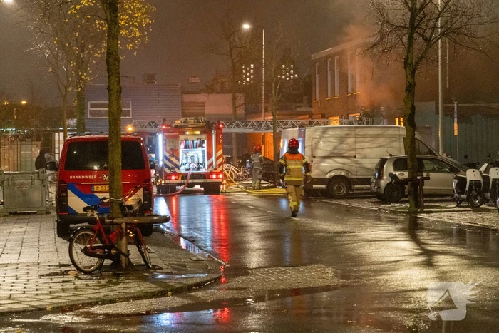 Brand in bedrijfspand leidt tot rookontwikkeling