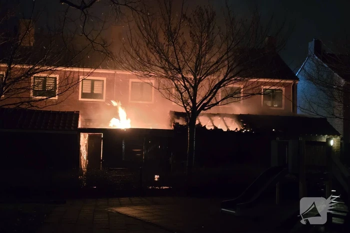Meerdere schuurbranden met explosies in Katwijk