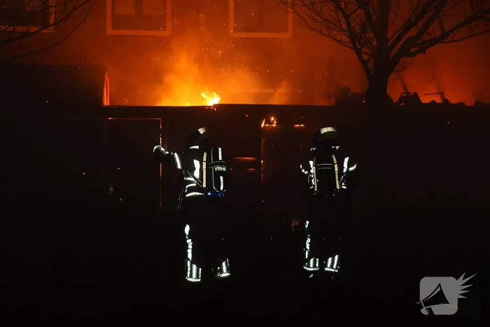 Meerdere schuurbranden met explosies in Katwijk