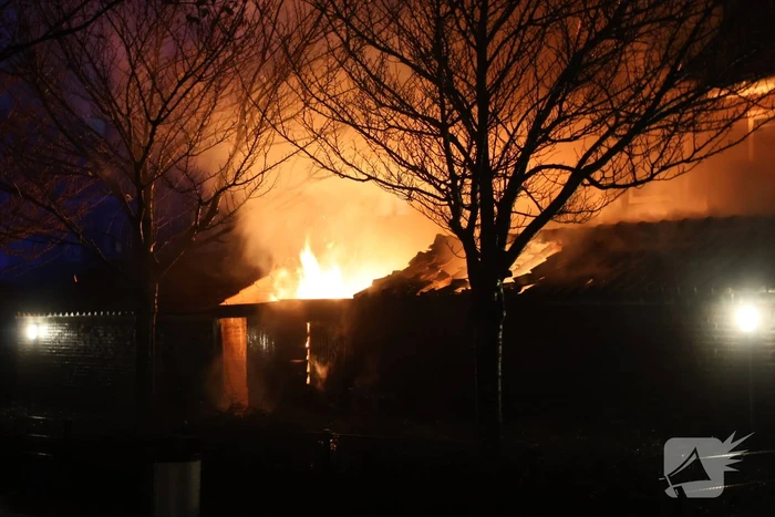 Meerdere schuurbranden met explosies in Katwijk