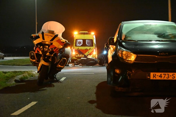 Gewonde na aanrijding tussen auto en scooter