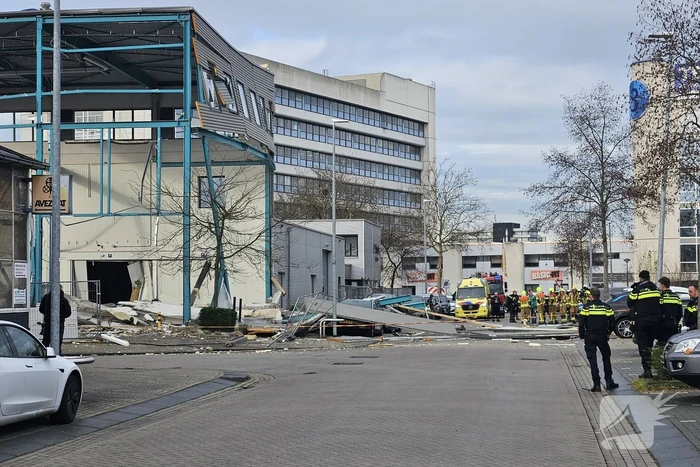 Bedrijfspand deels ingestort