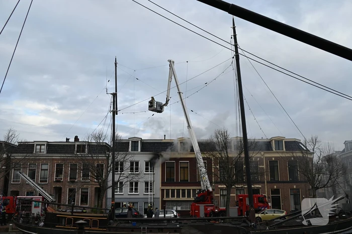 Brand in woning leidt tot grootschalige hulpverlening