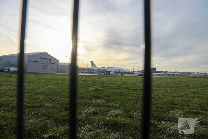 Oekraïense president arriveert op beveiligde luchthaven