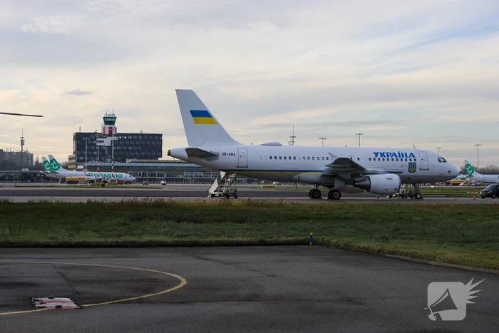 Oekraïense president arriveert op beveiligde luchthaven