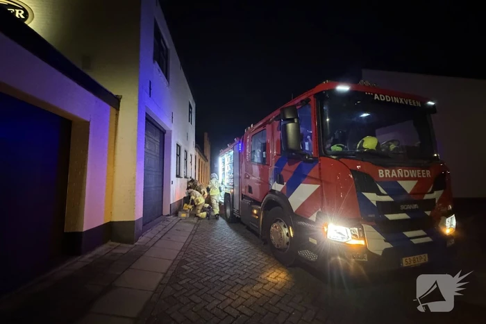 Kind opgesloten in auto, brandweer schiet te hulp