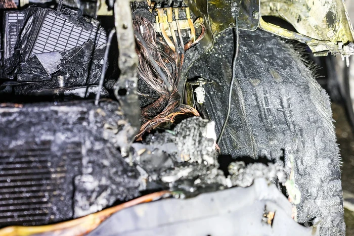 Auto's zwaar beschadigd door brand