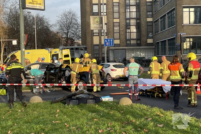 Zware aanrijding tussen twee voertuigen