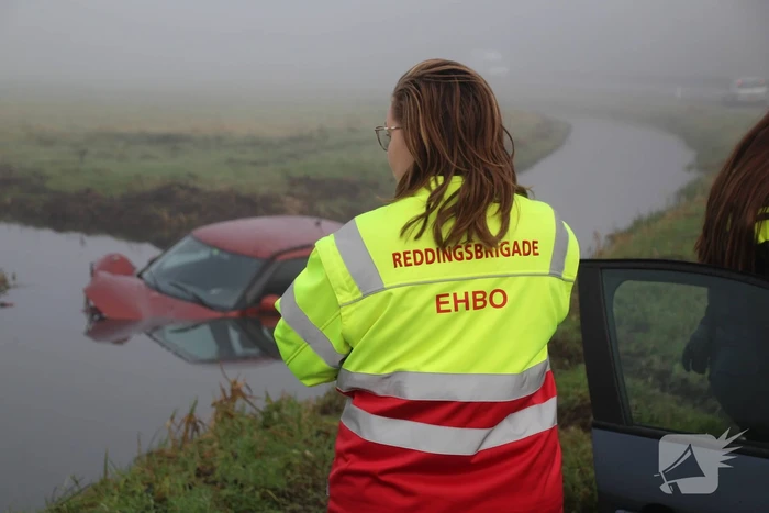 Auto te water na ongeval