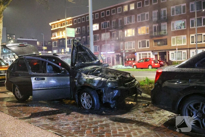 Brand in auto leidt tot onderzoek