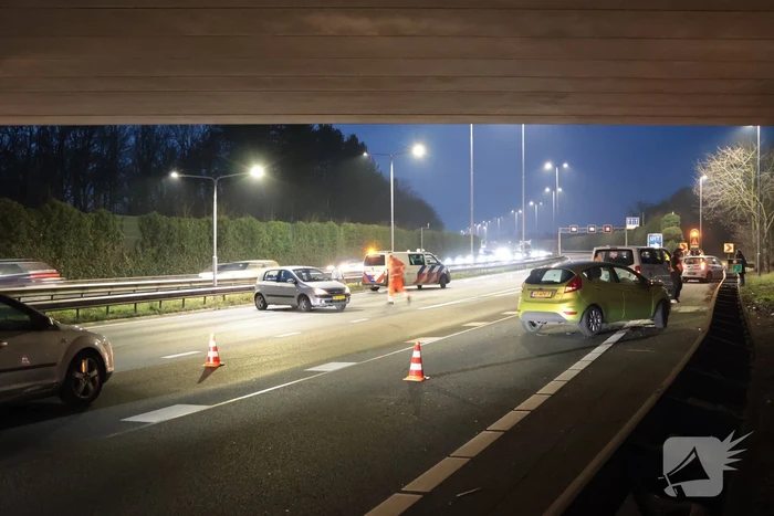 Zes voertuigen betrokken bij kettingbotsing op snelweg