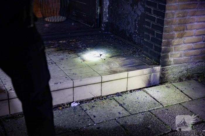 Explosie leidt tot woningbrand en ontruiming van twaalf woningen