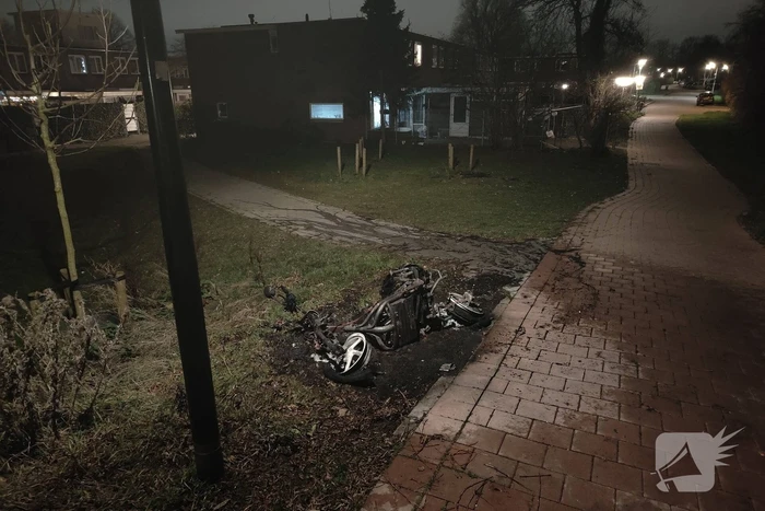 Scooter brandt volledig uit