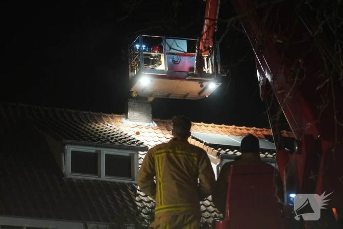 Schoorsteenbrand snel onder controle