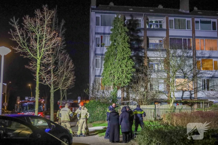 Brand in flatwoning leidt tot gewonde