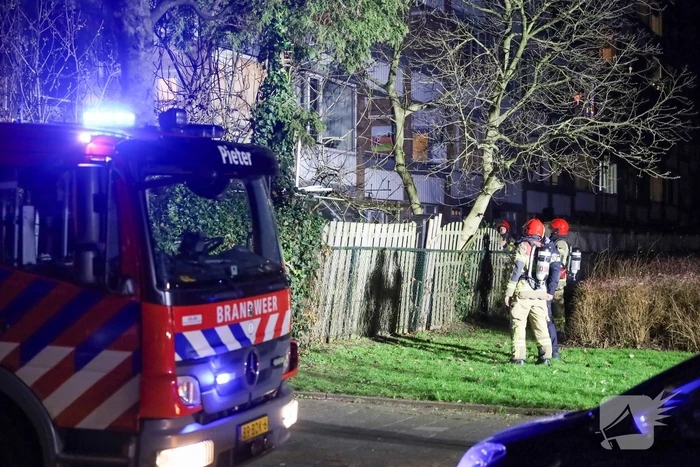 Brand in flatwoning leidt tot gewonde